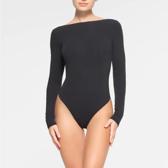 SKIMS Tops - NWT SKIMS Fits Everybody Low Back Long Sleeves Bodysuit